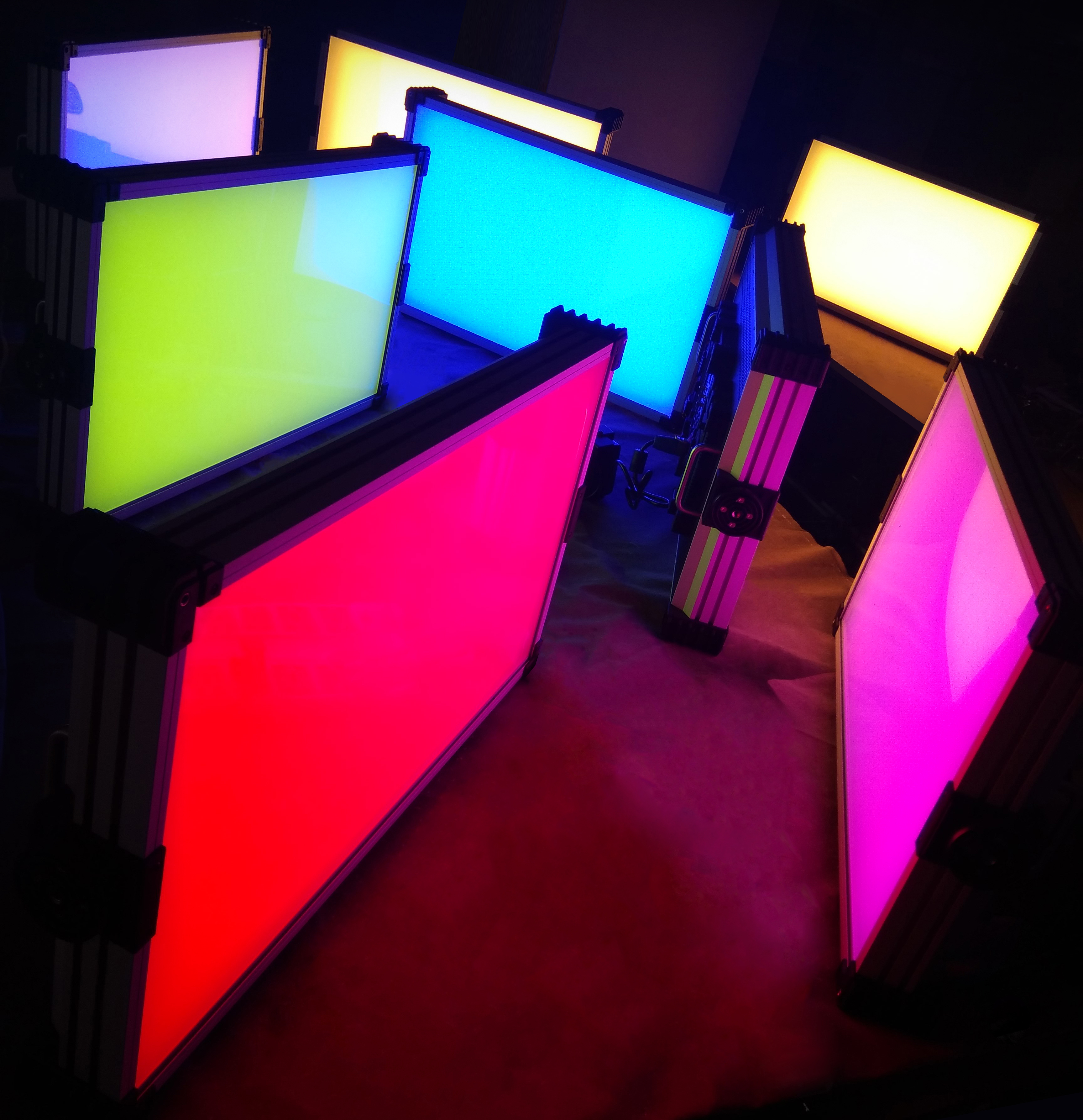 Rgb led панели. LEDGO LG-g260. Лед панель РГБ. RGB панель видеосвет. Led панель RGB.